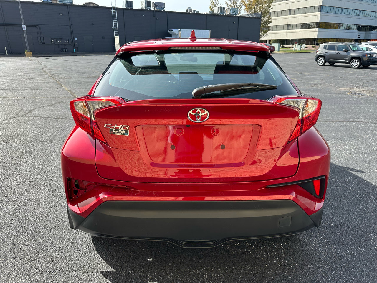 Used 2021 Toyota C-HR XLE image 4
