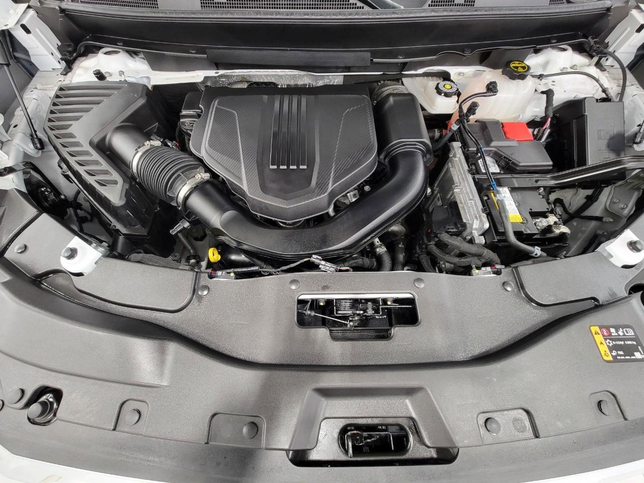 Used 2024 GMC Acadia Denali w/ LPO, Floor Liner Package AWD/4WD image 9