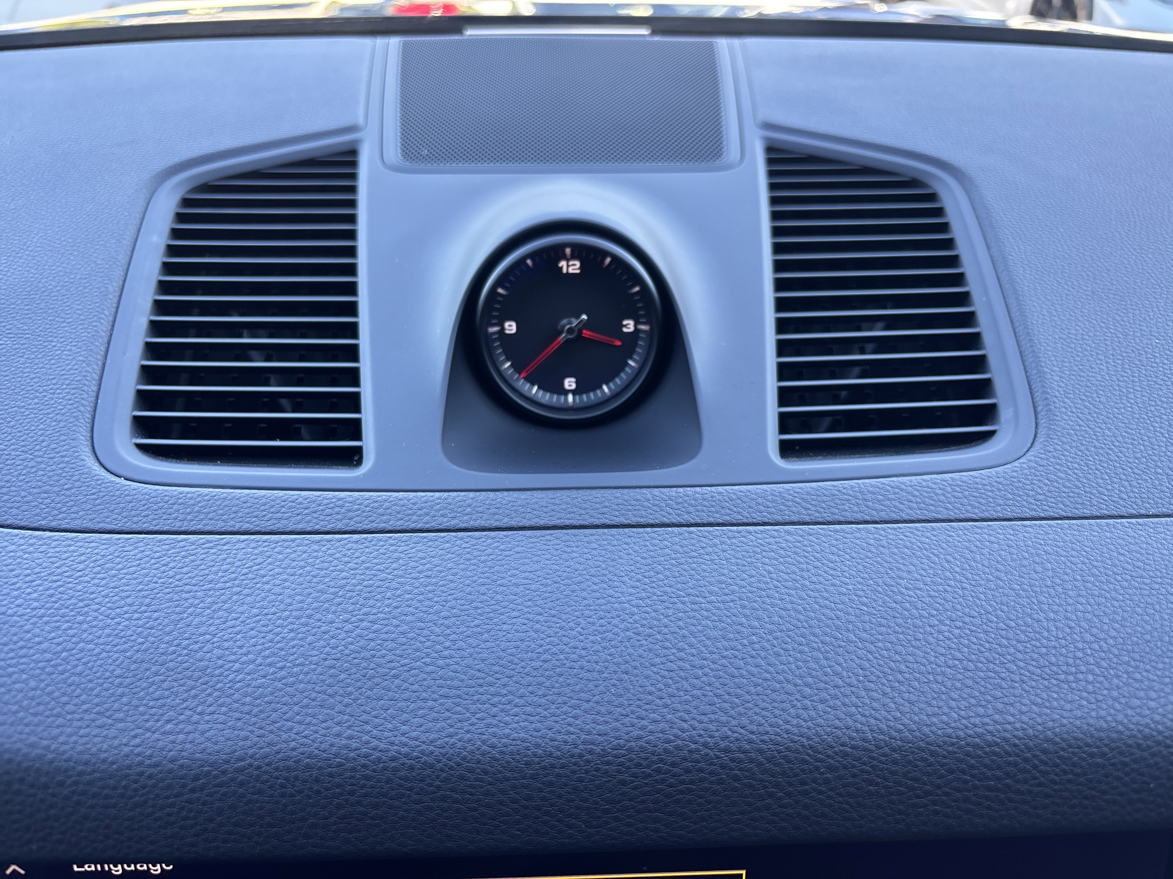 Certified 2022 Porsche Cayenne Platinum Edition image 35