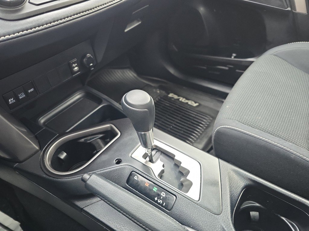 Used 2018 Toyota RAV4 XLE w/ Convenience Package image 27