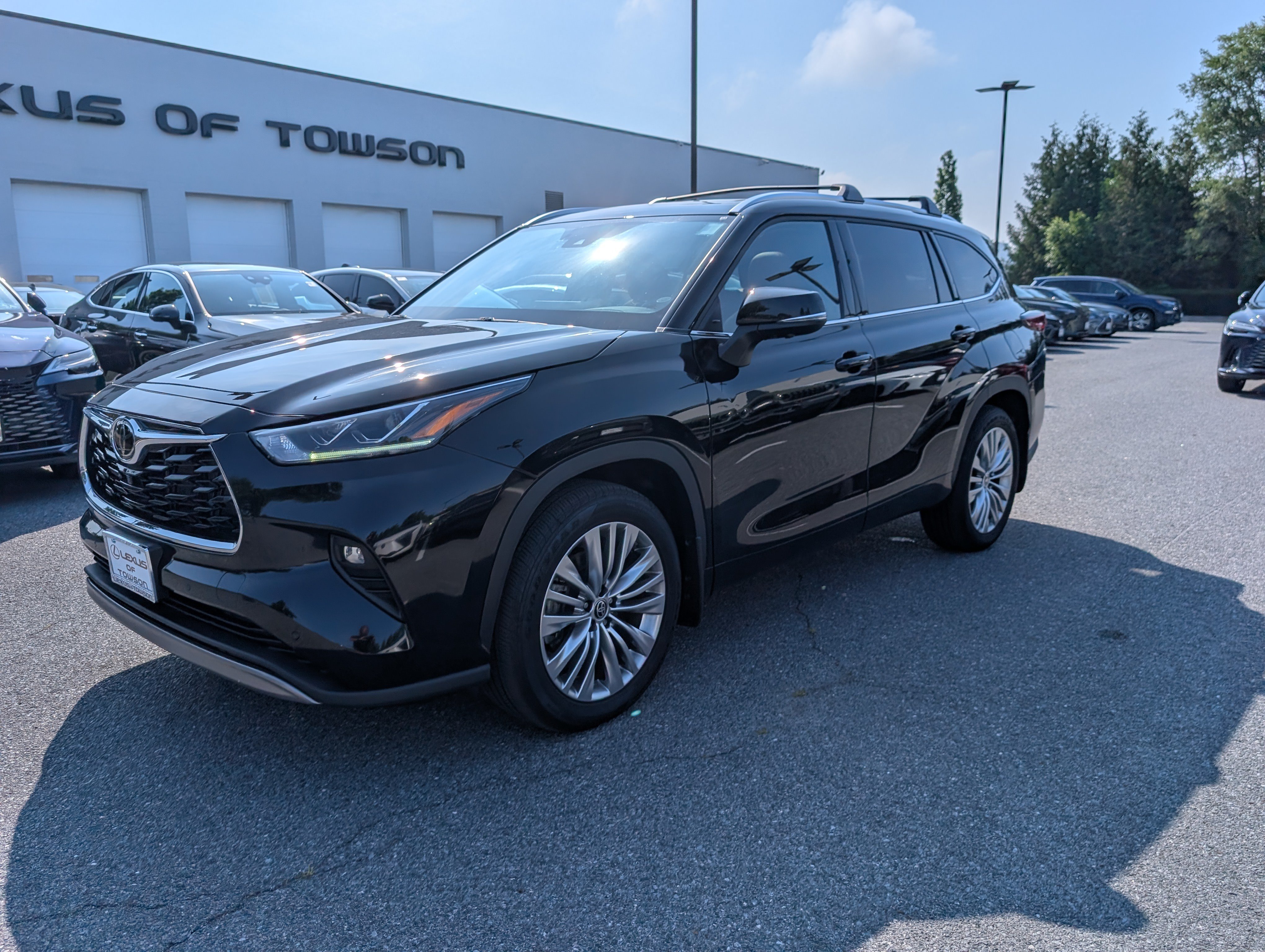 Used 2025 Toyota Highlander Platinum AWD/4WD image 7