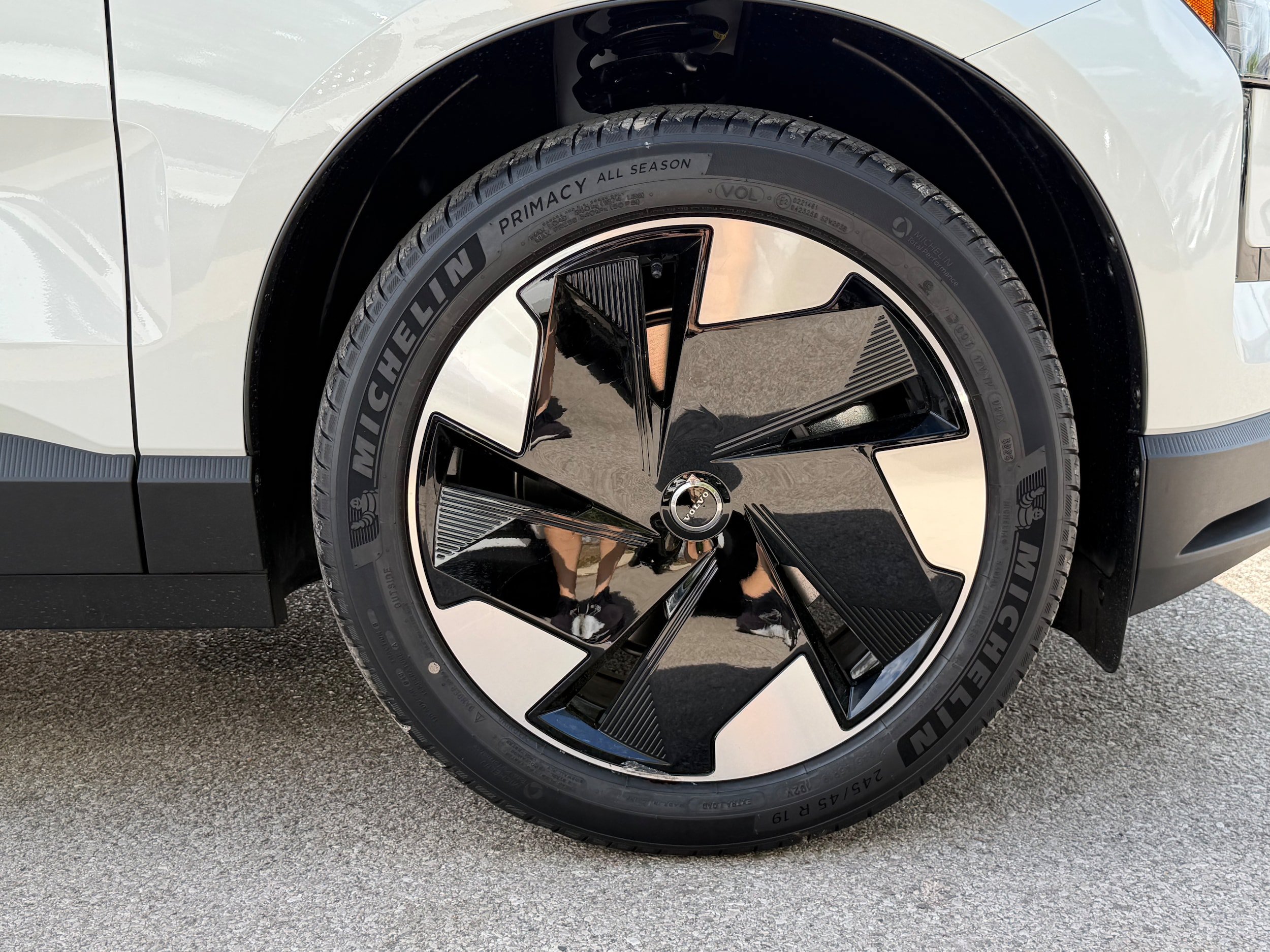 New 2026 Volvo EX30 Plus w/ Protection Package RWD image 7