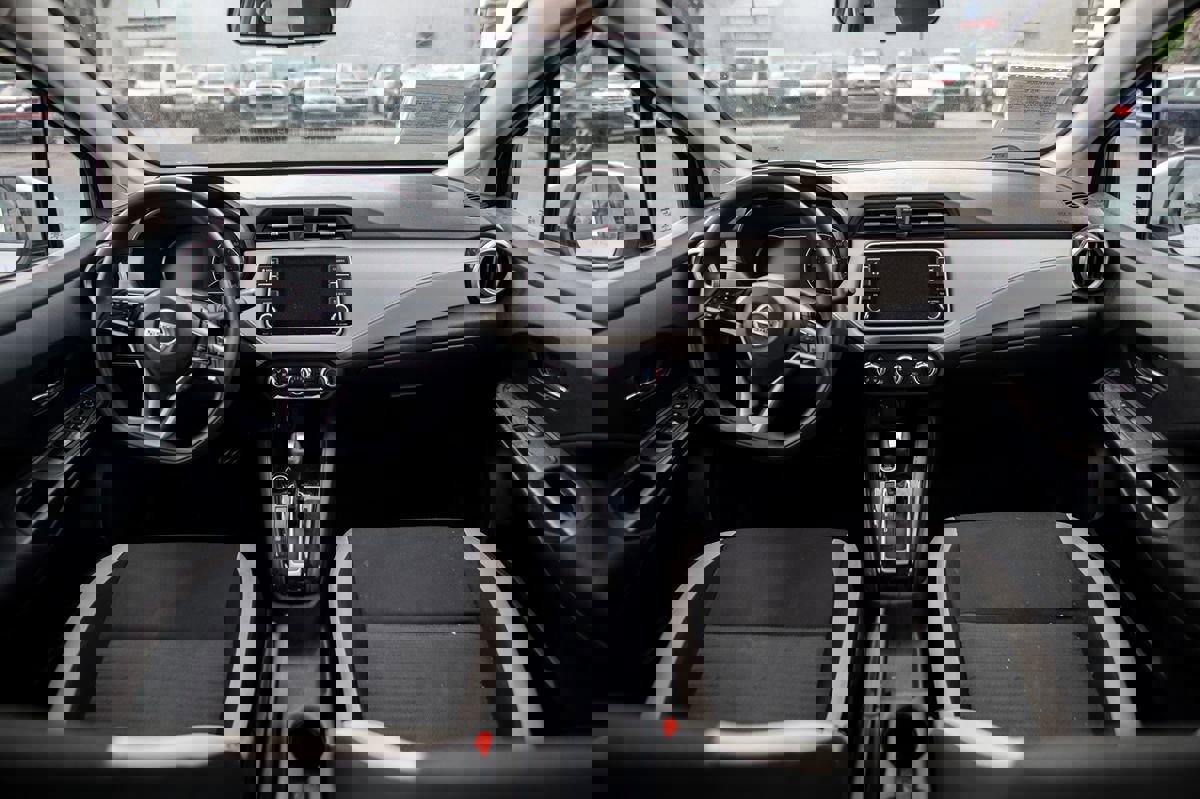 Used 2021 Nissan Versa SV image 23