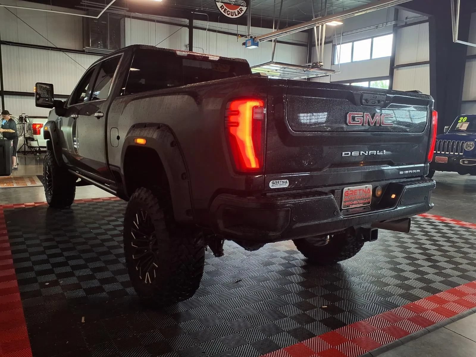Used 2026 GMC Sierra 2500 Denali w/ Technology Package AWD/4WD image 4