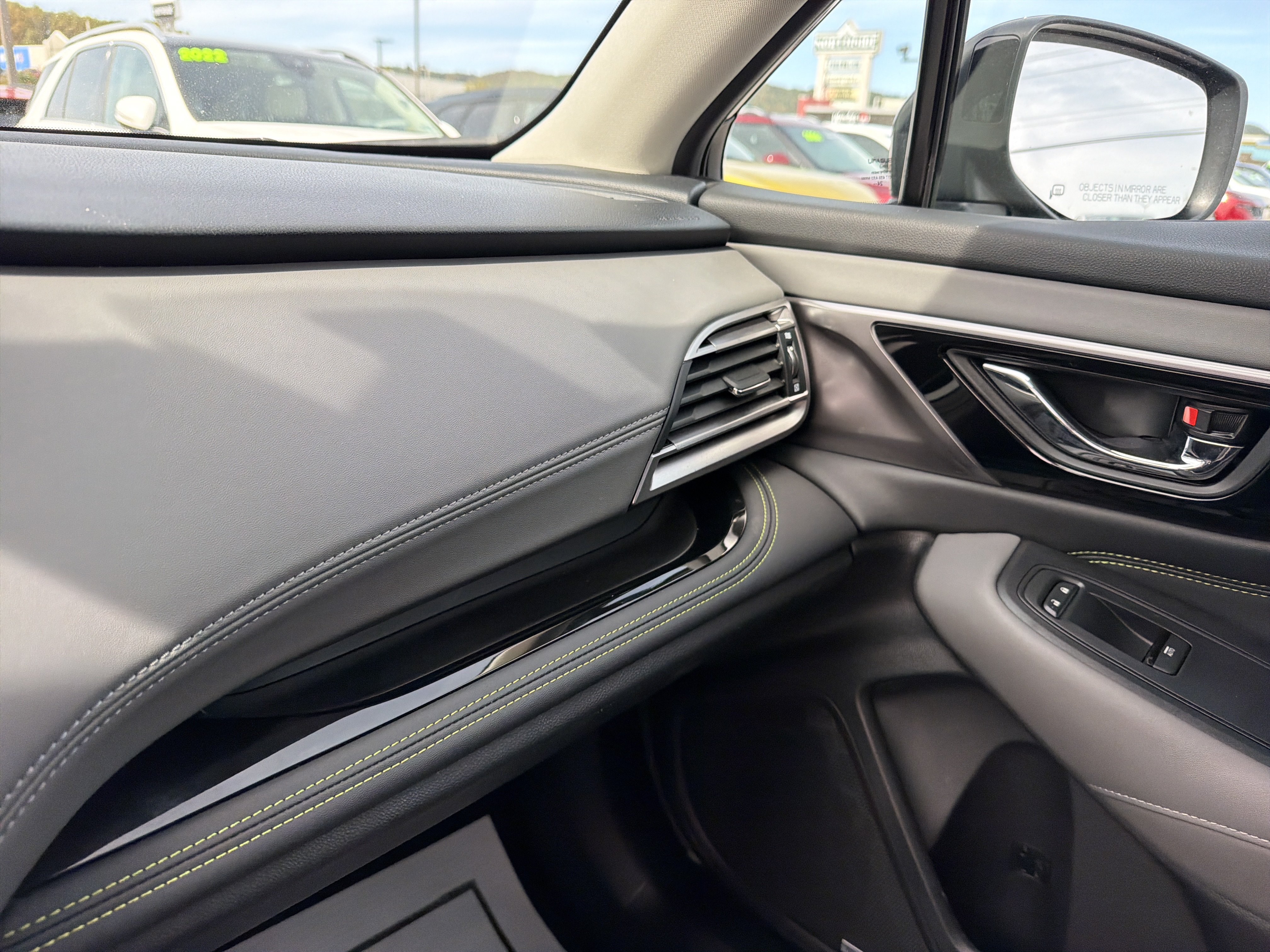 Used 2025 Subaru Outback Onyx Edition AWD/4WD image 28
