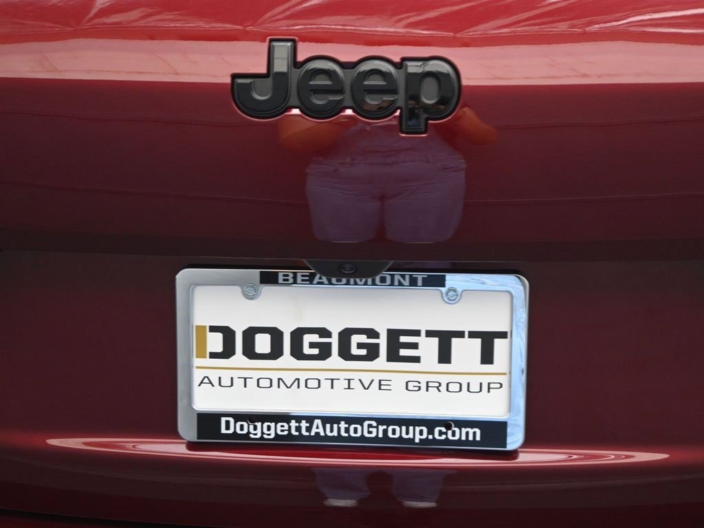 New 2025 Jeep Grand Cherokee L Limited w/ Black Appearance Package image 16