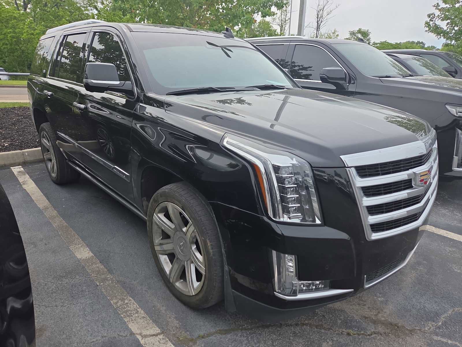 Used 2018 Cadillac Escalade Premium Luxury AWD/4WD image 1