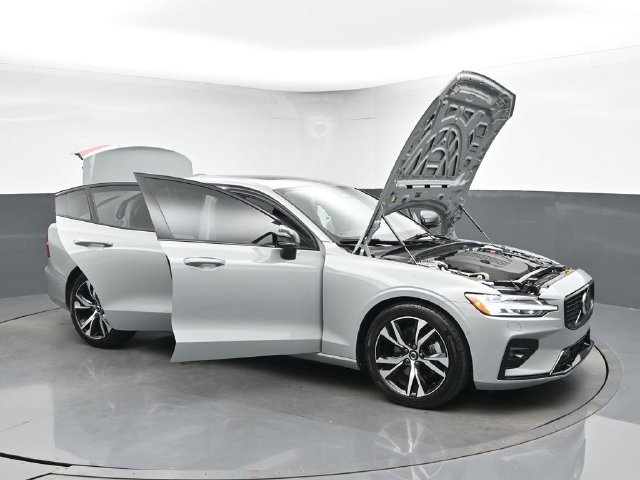 Used 2025 Volvo S60 B5 Plus FWD image 50