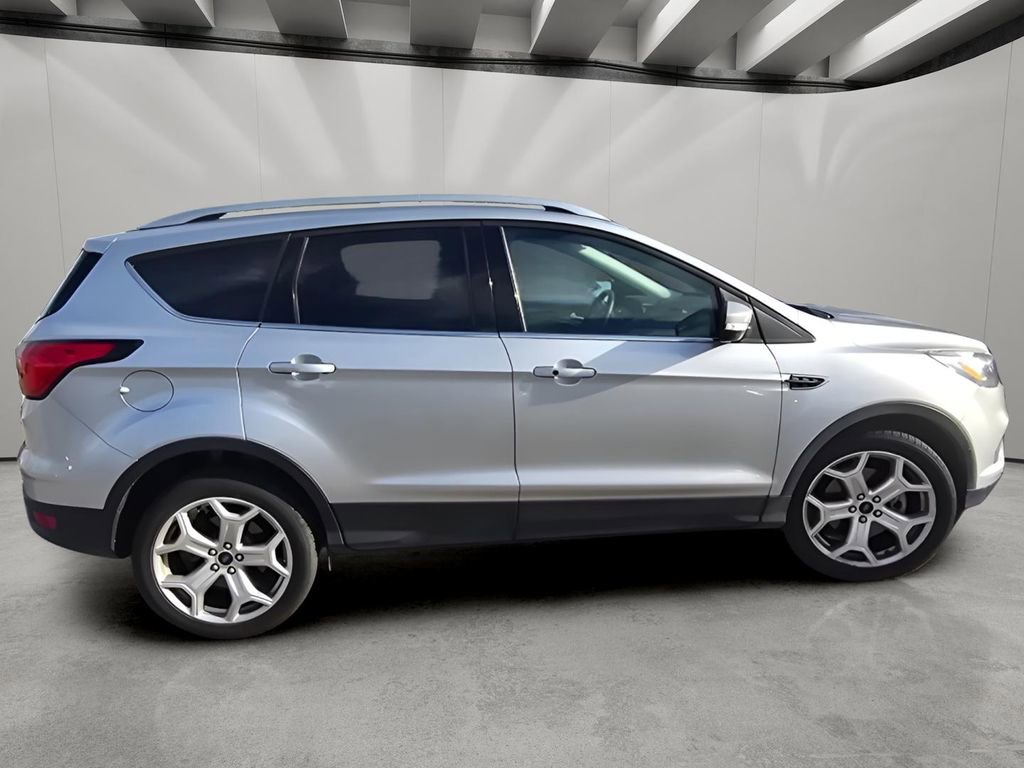Used 2019 Ford Escape Titanium AWD/4WD image 11