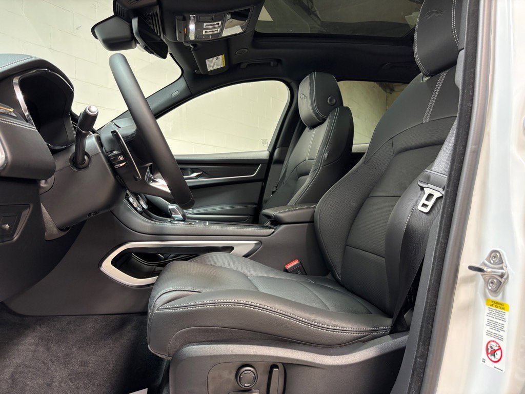 New 2026 Jaguar F-PACE R-Dynamic S image 23