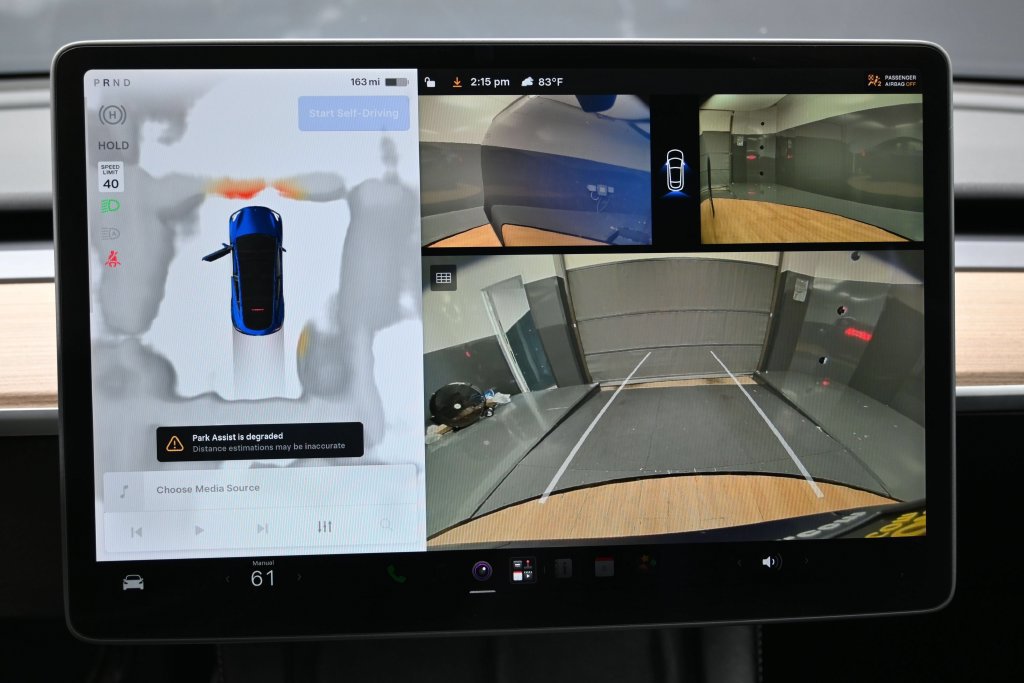 Used 2025 Tesla Model Y Long Range RWD image 22