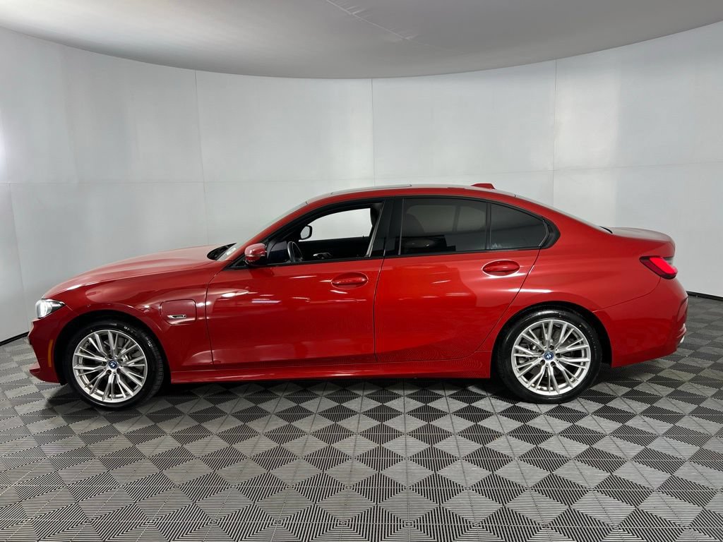 Used 2023 BMW 330e w/ Driving Assistance Package RWD image 9