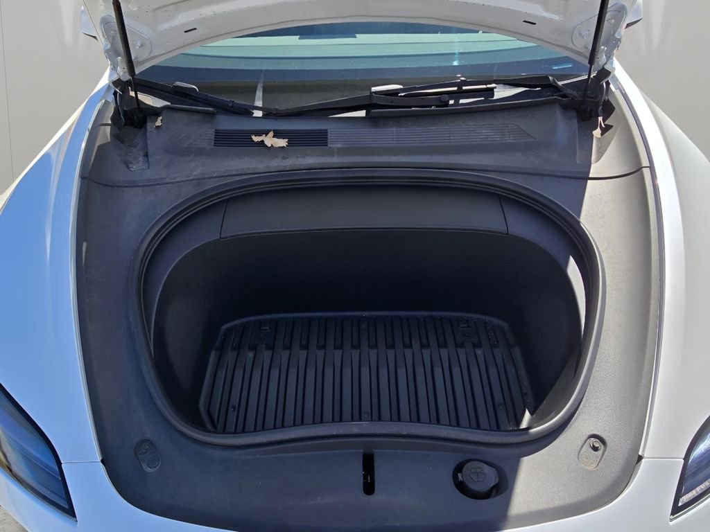 Used 2024 Tesla Model 3 Long Range image 9