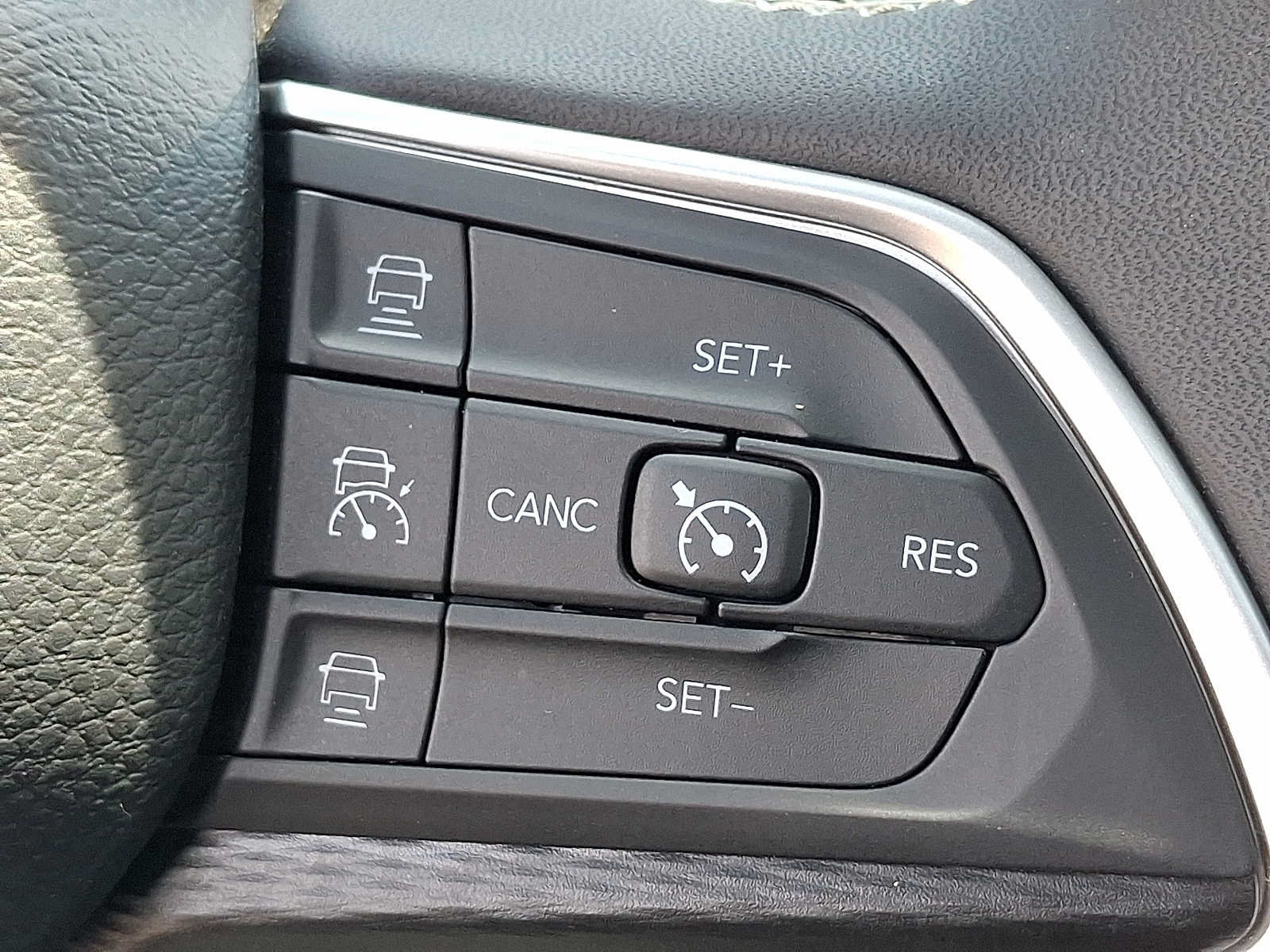 Used 2025 Jeep Grand Cherokee L Laredo w/ Luxury Tech Group I AWD/4WD image 23