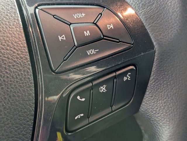Used 2019 Ford Explorer XLT FWD image 17