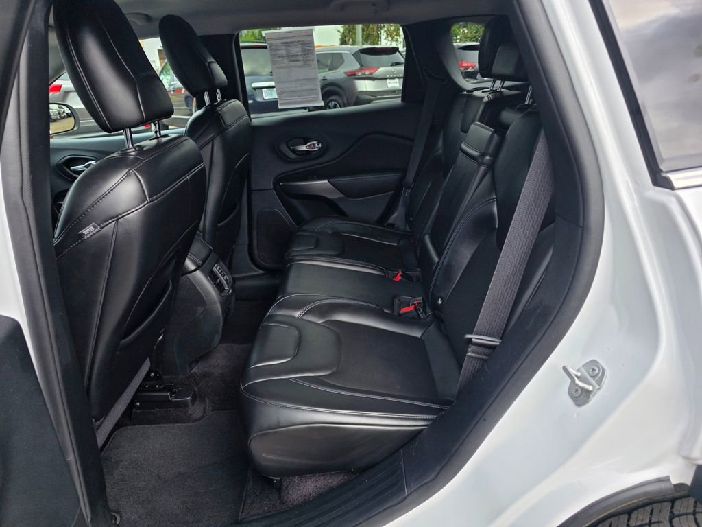 Used 2019 Jeep Cherokee Latitude Plus image 9