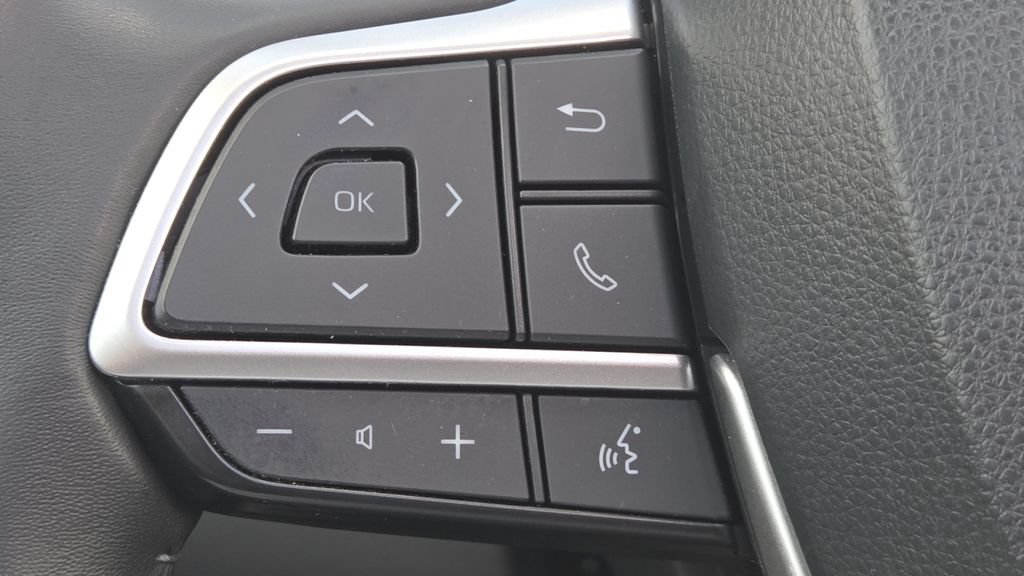 Used 2023 Toyota Highlander XLE FWD image 30