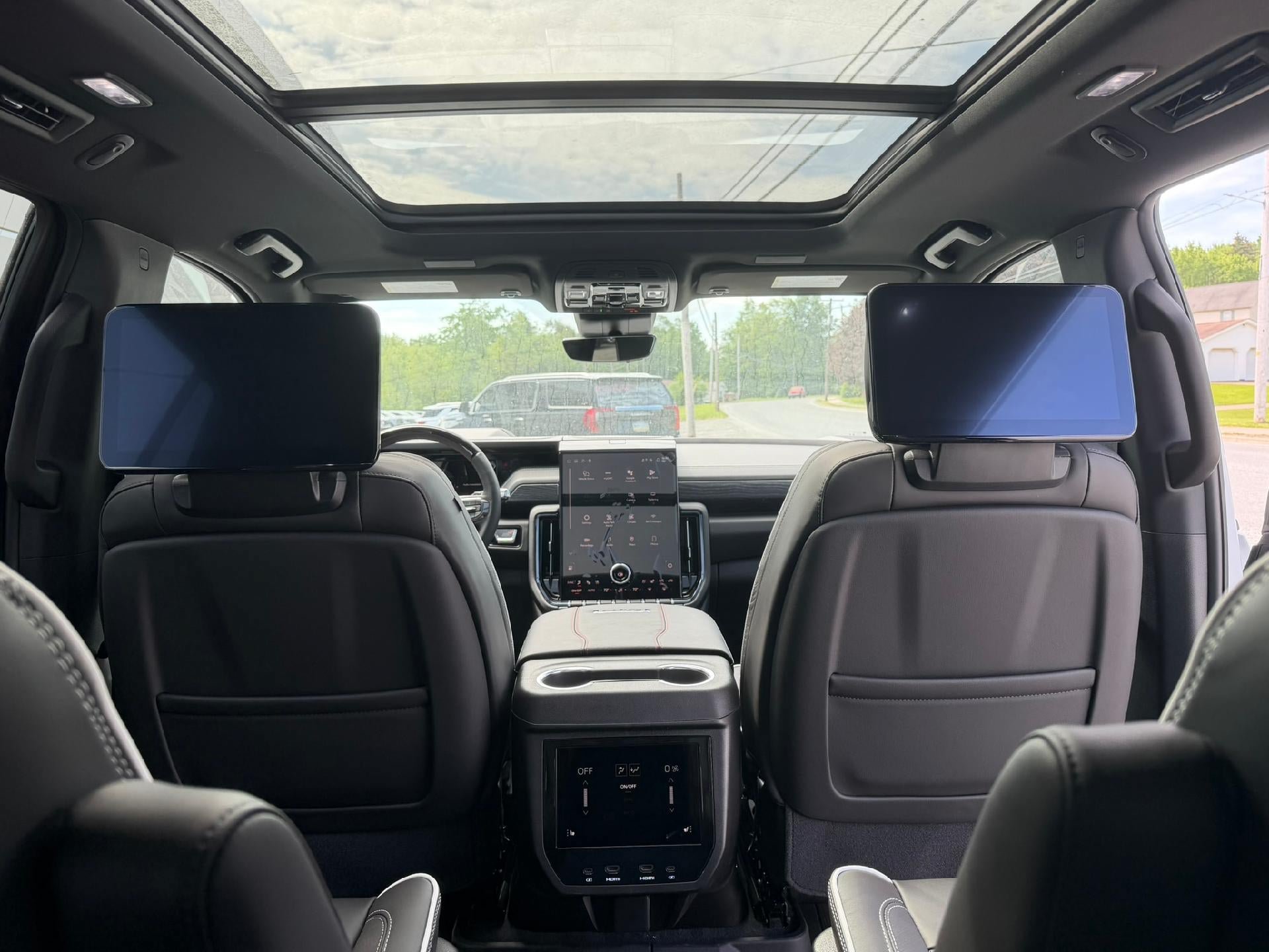 New 2026 GMC Yukon AT4 Ultimate w/ LPO, Floor Liner Package AWD/4WD image 49