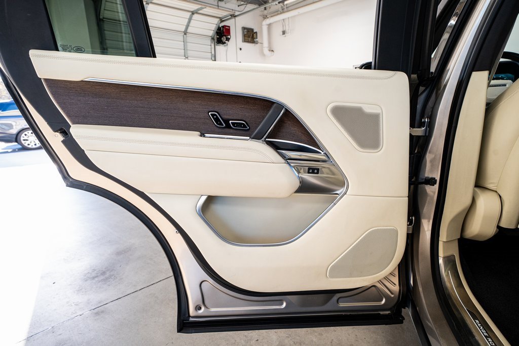 Used 2023 Land Rover Range Rover Long Wheelbase SE image 52