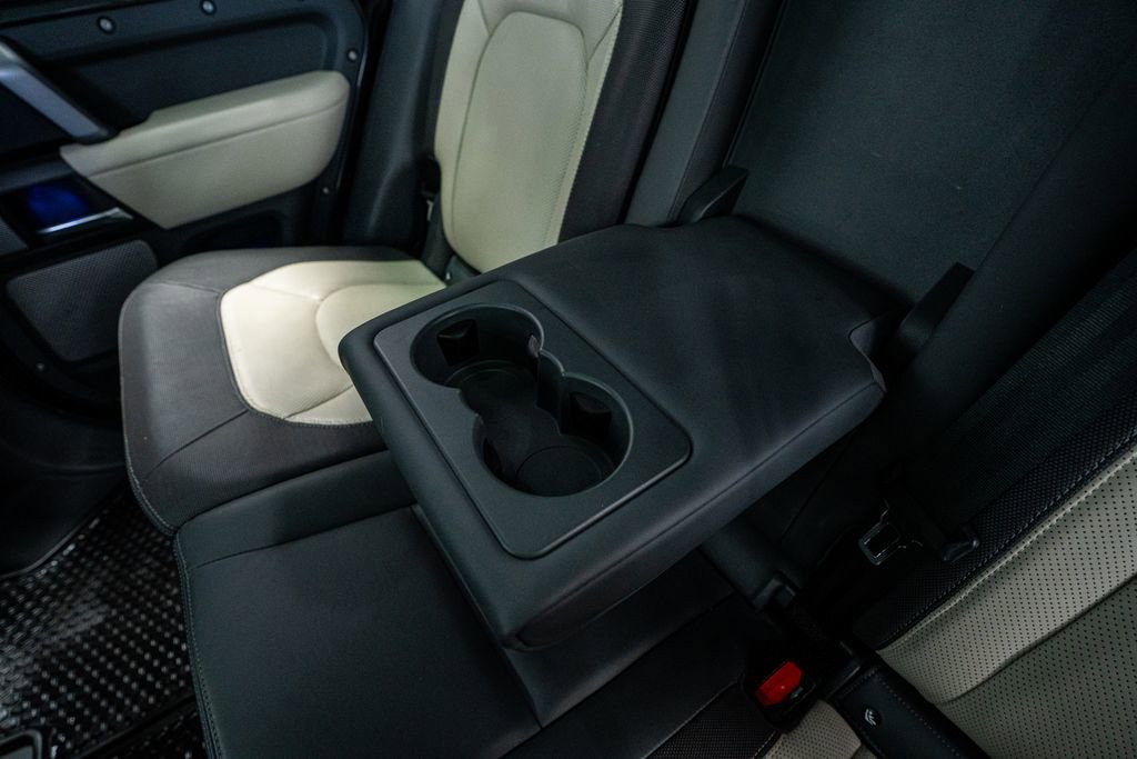 Used 2023 Land Rover Defender 130 X-Dynamic SE image 57