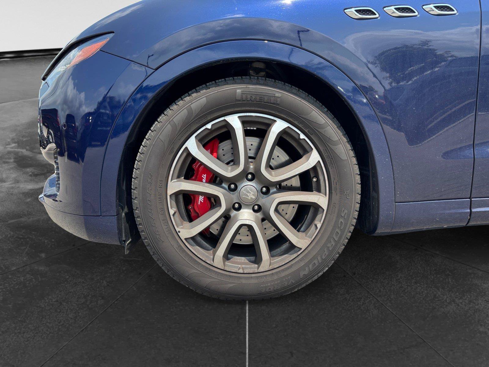 Used 2017 Maserati Levante S AWD/4WD image 9