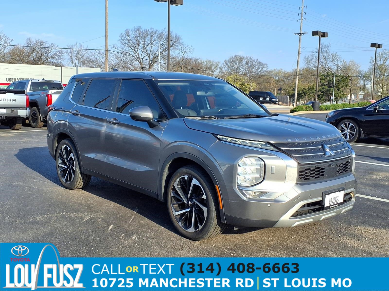 Used 2022 Mitsubishi Outlander SE image 1