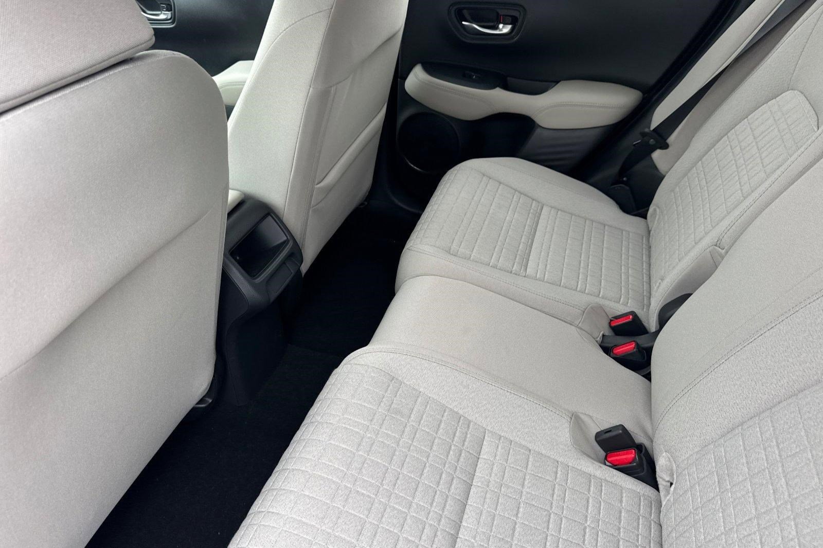 Certified 2025 Honda HR-V LX image 27