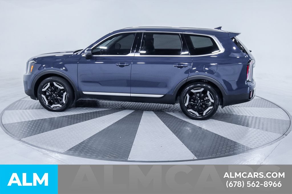 Used 2024 Kia Telluride EX w/ EX Captain's Chair Package FWD image 5