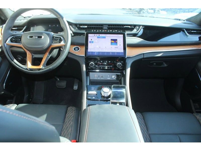 Used 2024 Jeep Grand Cherokee L Summit image 14