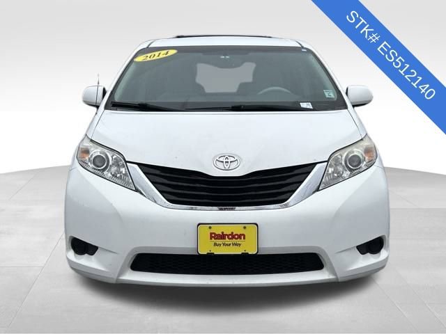 Used 2014 Toyota Sienna LE image 2