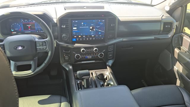 Used 2025 Ford F150 Lariat AWD/4WD image 13