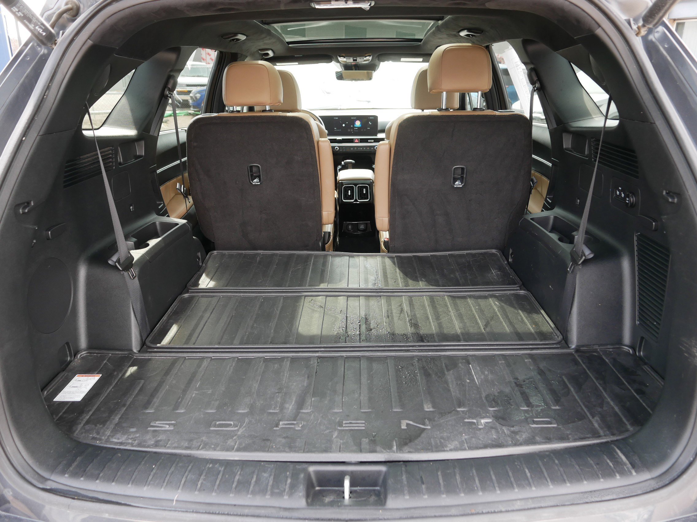 Certified 2024 Kia Sorento SX Prestige w/ Olive Brown Leather Package image 18