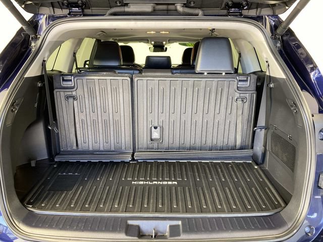 Used 2024 Toyota Highlander XLE AWD/4WD image 8