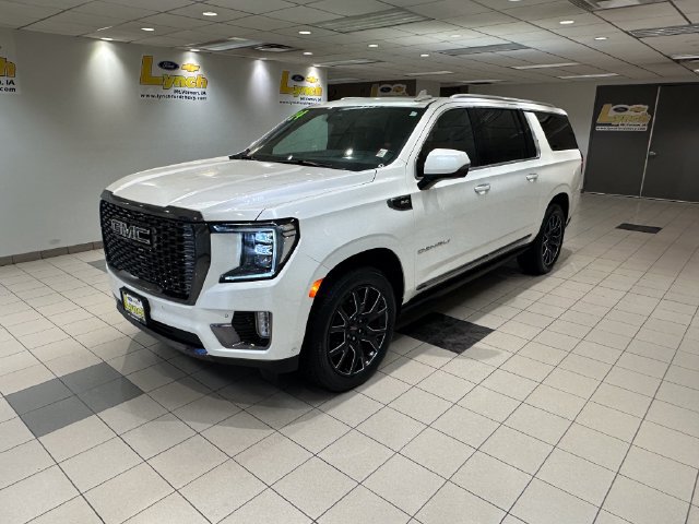 Used 2024 GMC Yukon XL Denali Ultimate AWD/4WD image 2