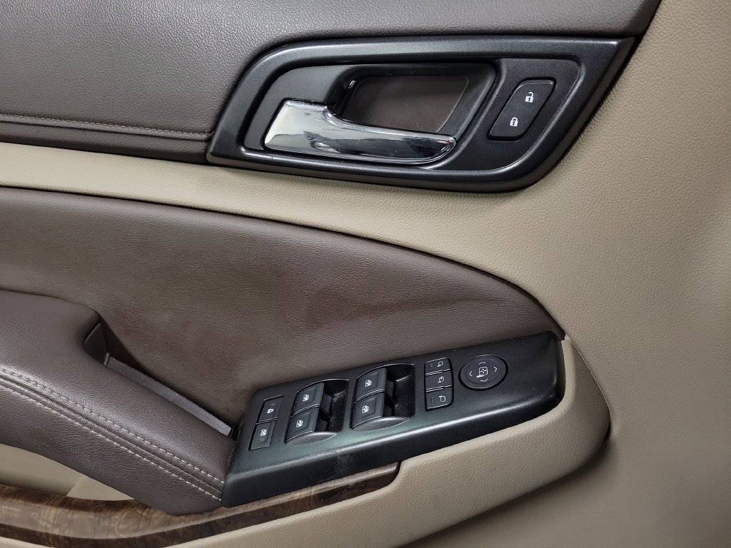 Used 2020 Chevrolet Tahoe LT w/ Luxury Package RWD image 31