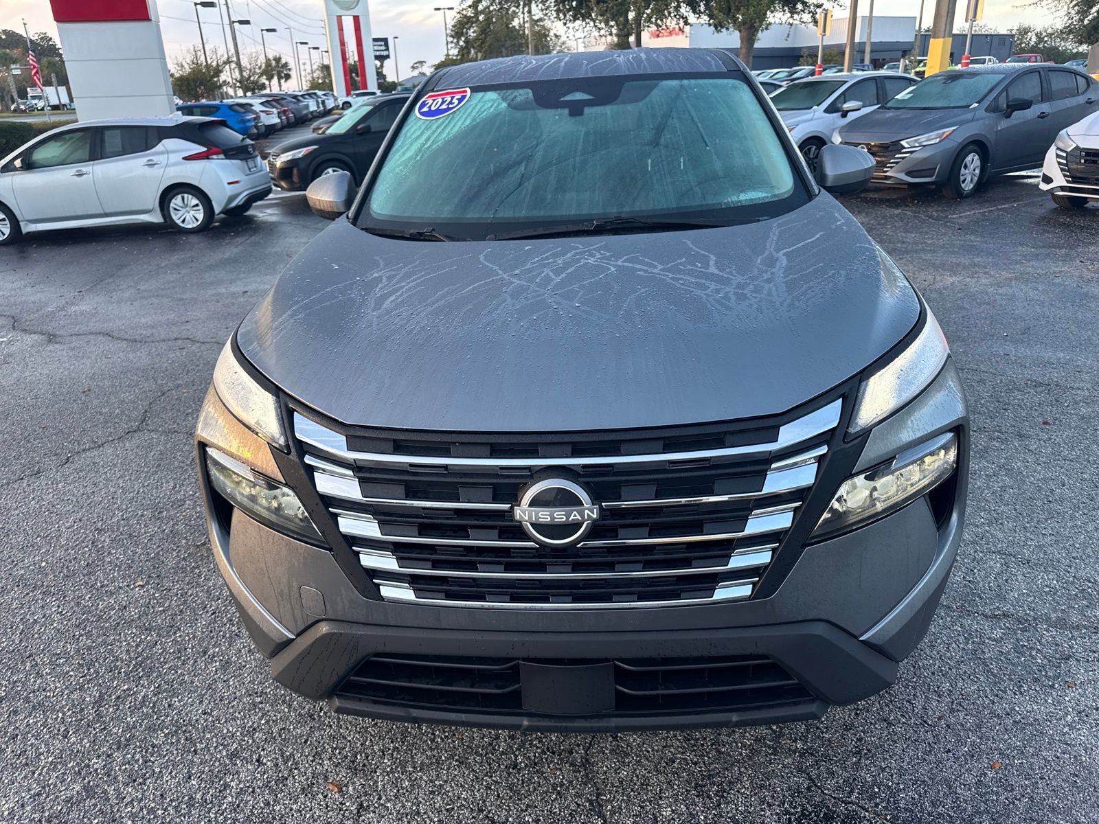 Certified 2025 Nissan Rogue SV image 3