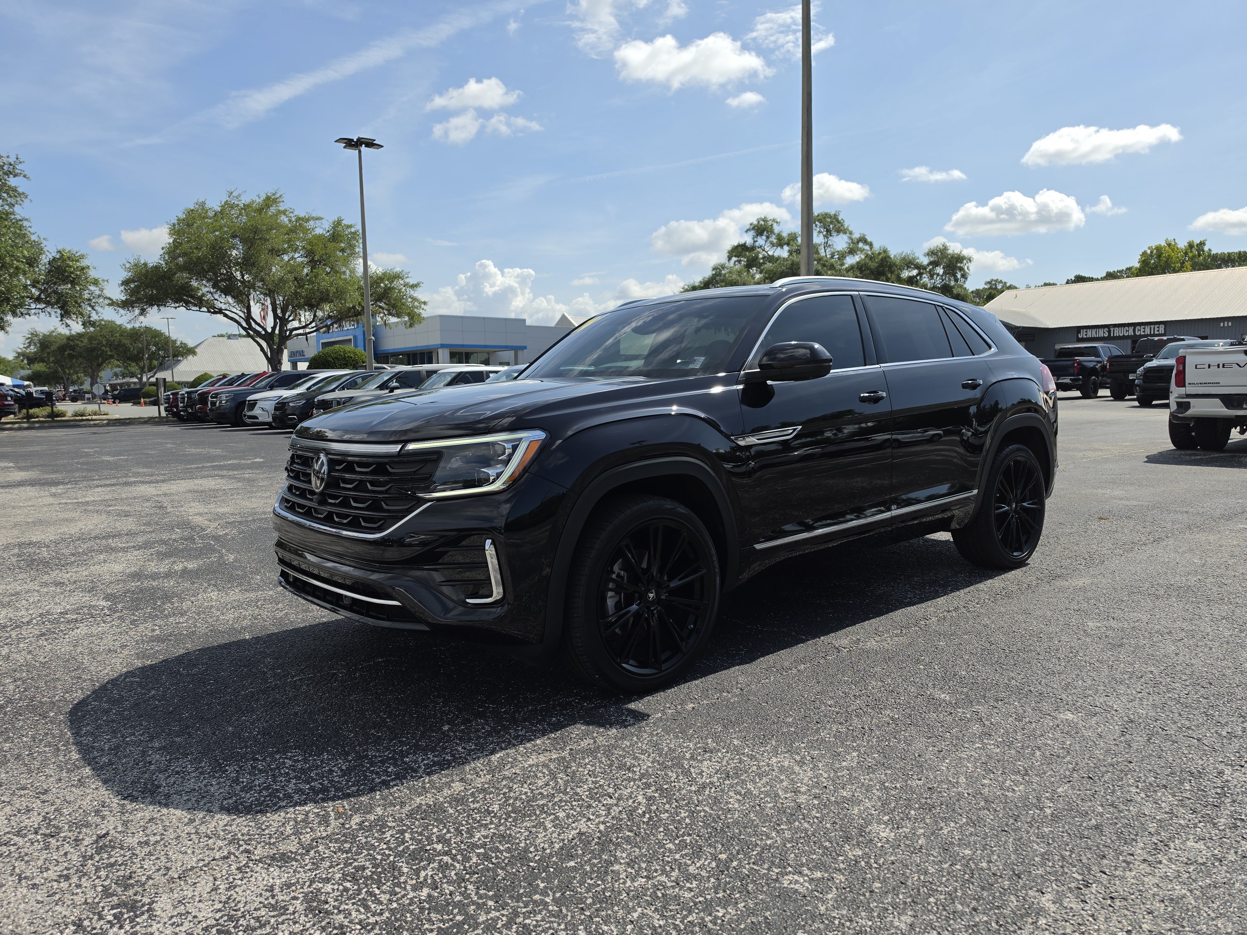 Used 2024 Volkswagen Atlas Cross Sport SEL Premium R-Line AWD/4WD image 10