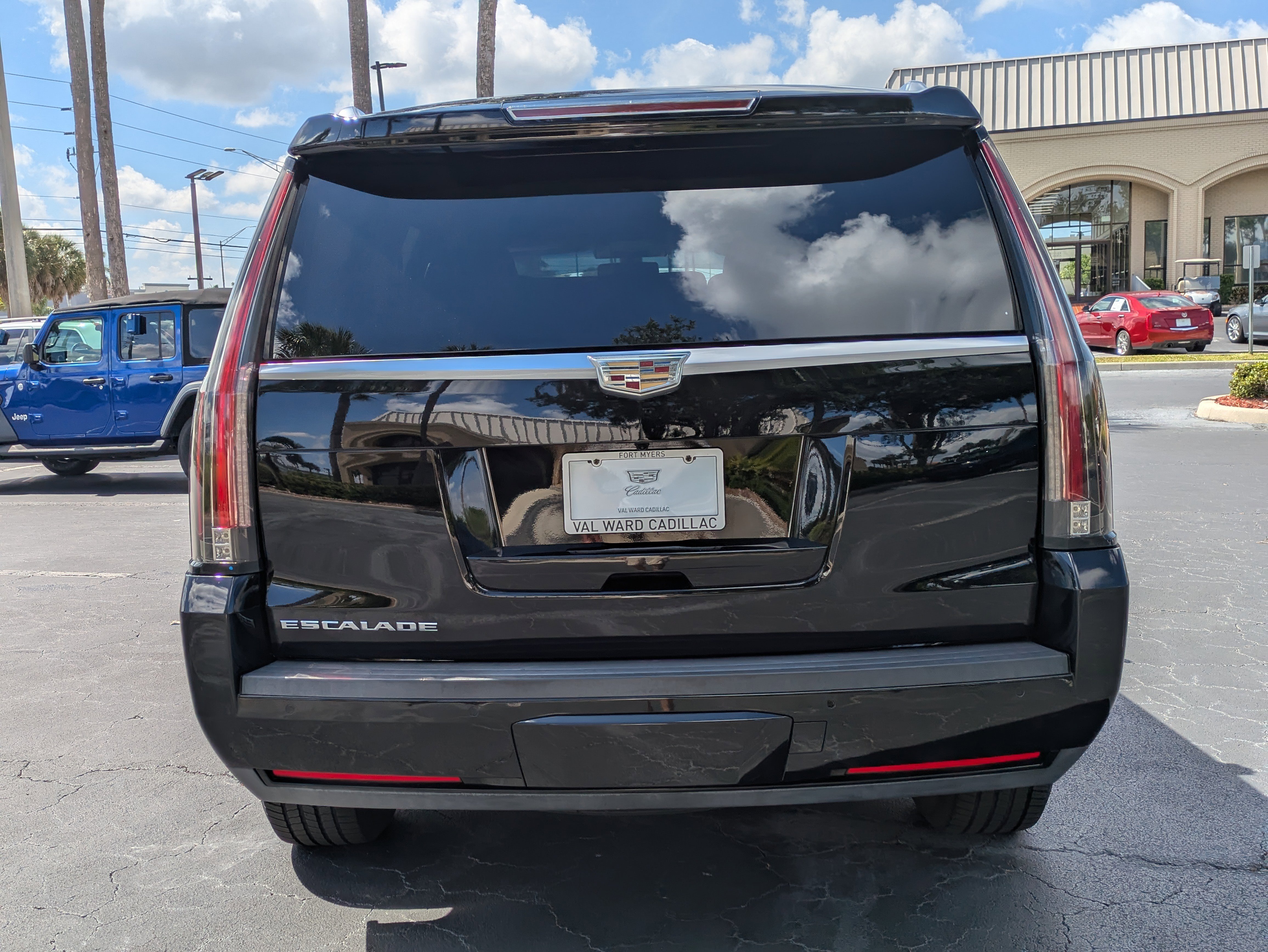 Used 2018 Cadillac Escalade 2WD image 5