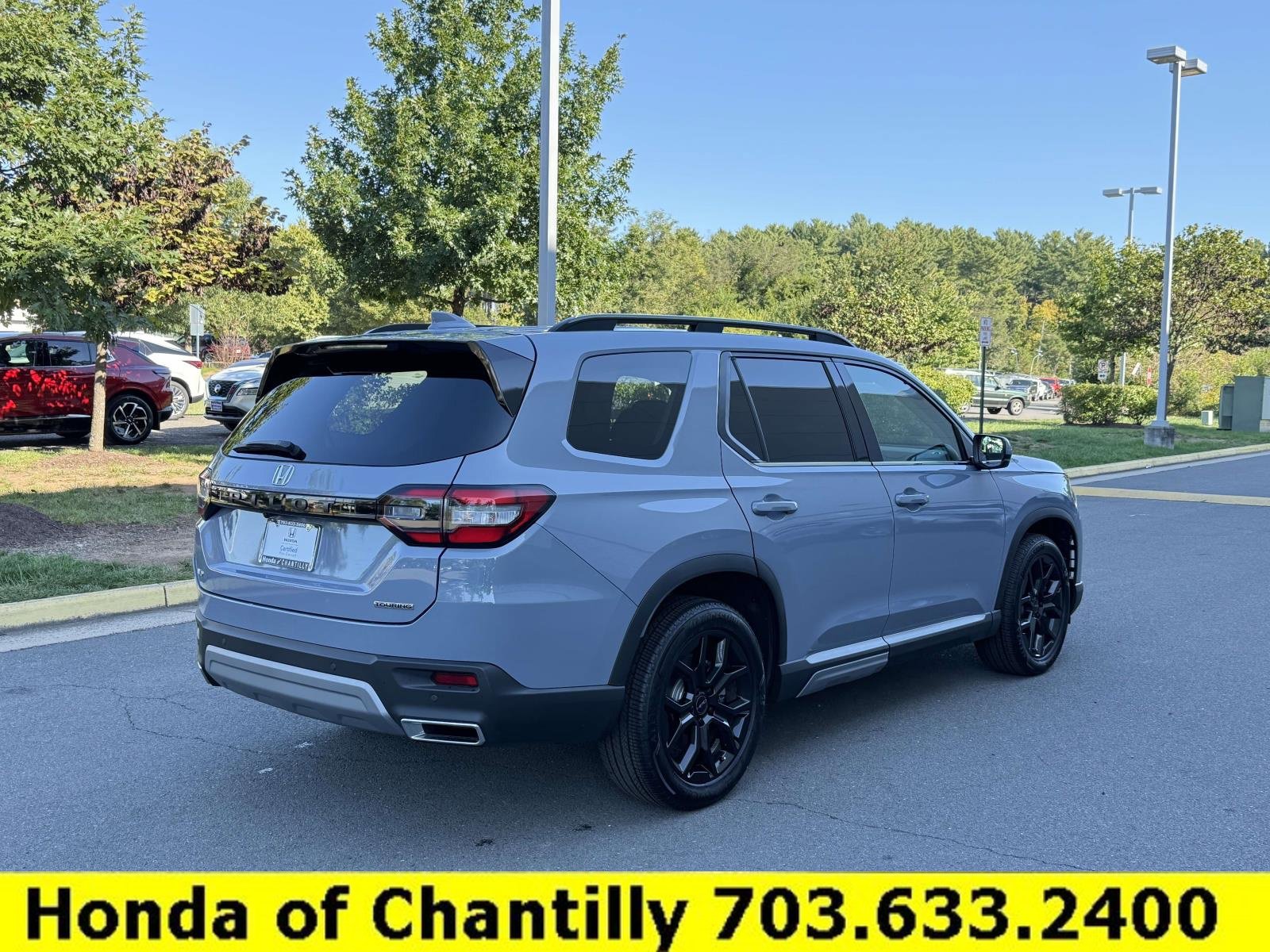Certified 2025 Honda Pilot Touring image 2