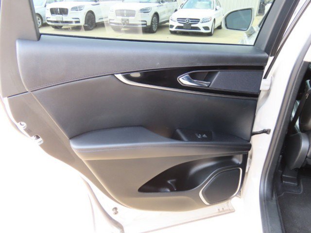 Certified 2023 Lincoln Nautilus FWD w/ Premium Package image 18