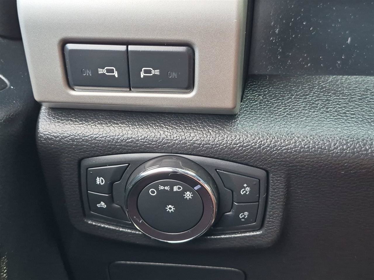 Used 2017 Ford F150 Lariat w/ Equipment Group 502A Luxury AWD/4WD image 17