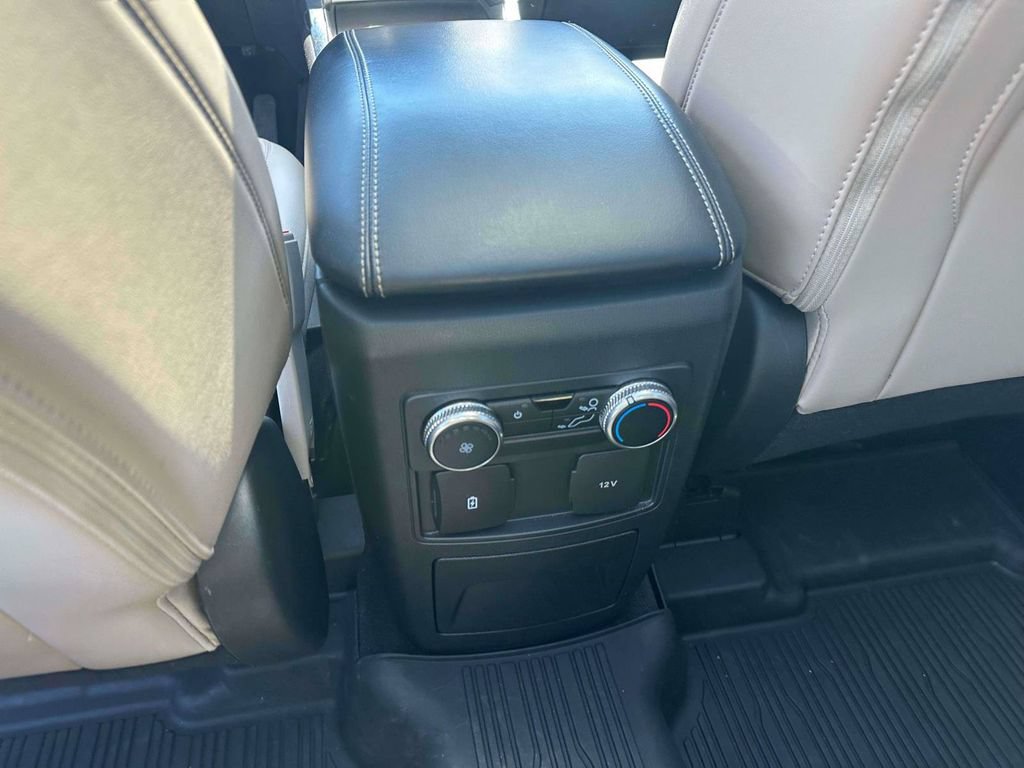 Used 2022 Ford Explorer XLT w/ Equipment Group 202A AWD/4WD image 12