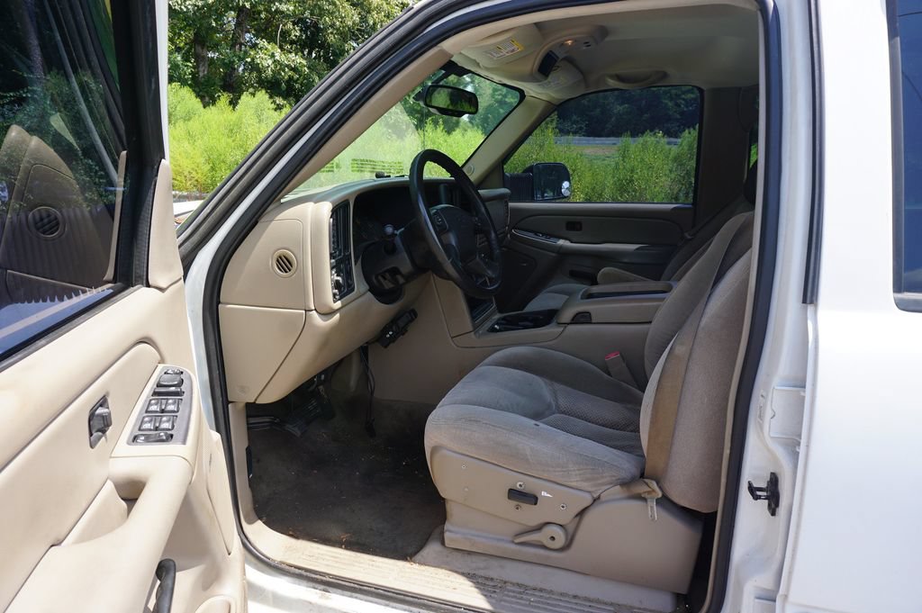 Used 2004 Chevrolet Silverado 2500 LS RWD image 2