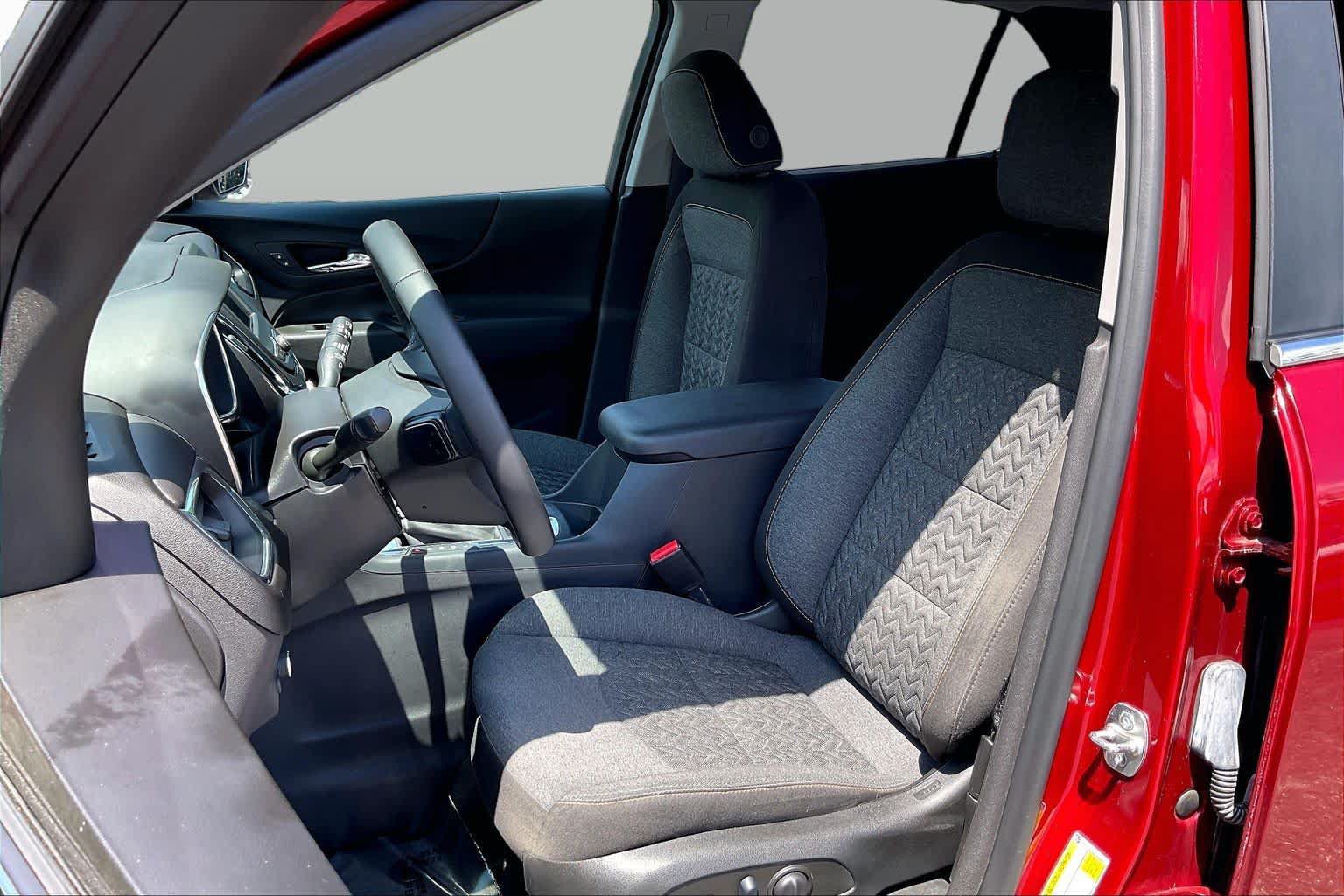Used 2024 Chevrolet Equinox LT w/ LPO, Floor Liner Package FWD image 24