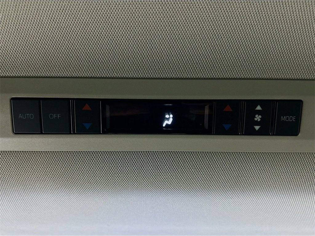 New 2026 Toyota Sienna XLE image 26