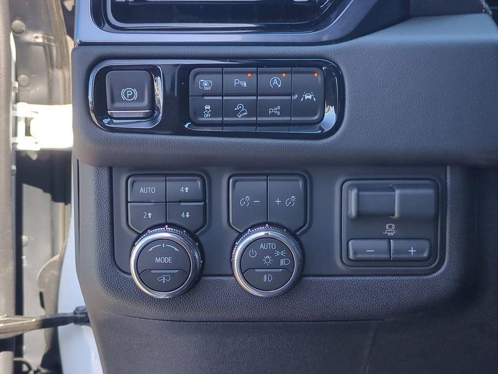 New 2026 GMC Yukon XL AT4 w/ AT4 Premium Plus Package image 24