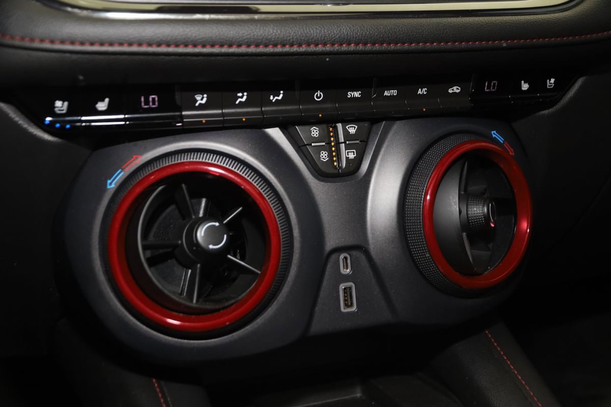 Used 2020 Chevrolet Blazer RS AWD/4WD image 31