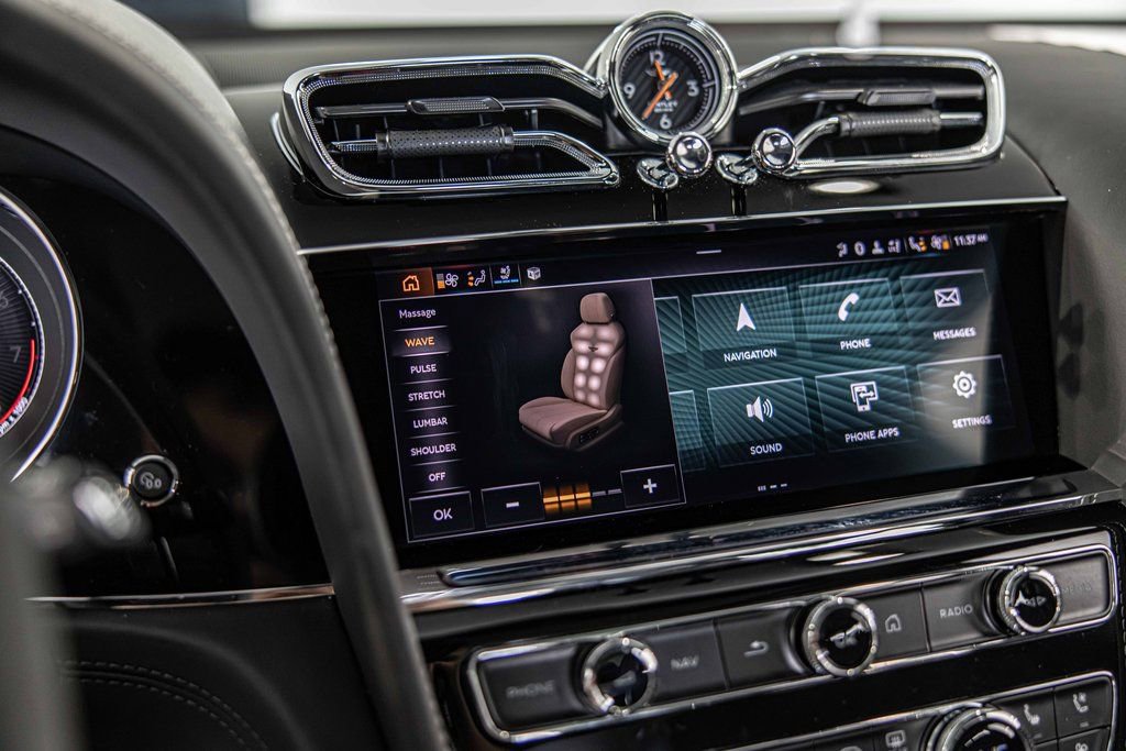 Used 2022 Bentley Bentayga image 32