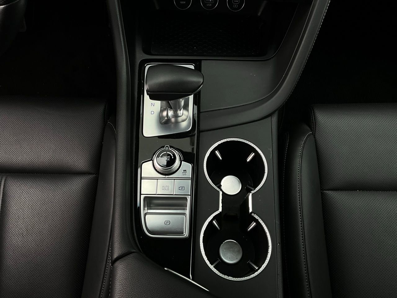 Used 2025 Genesis G70 2.5T image 15