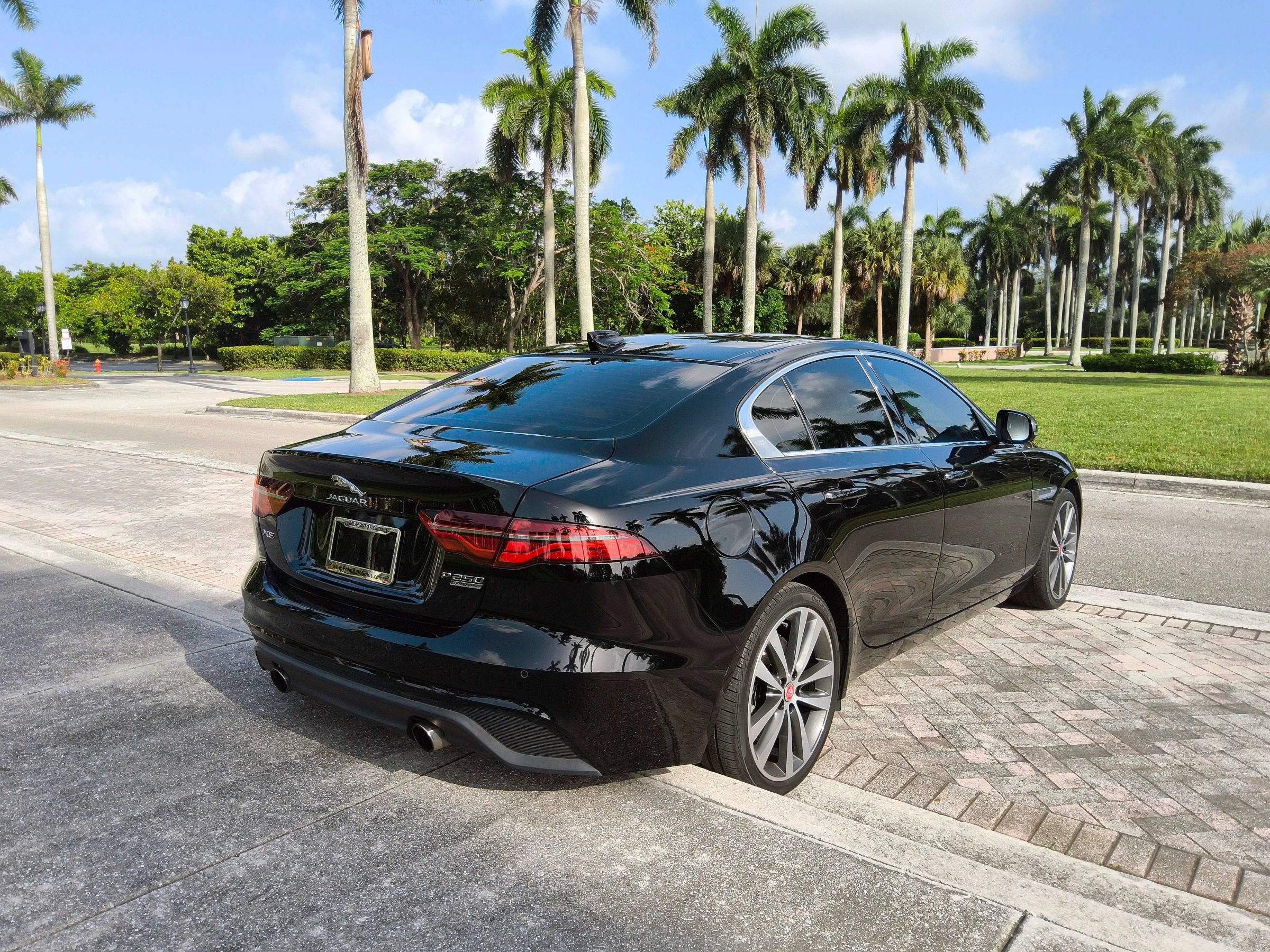 Used 2020 Jaguar XE S AWD/4WD image 23